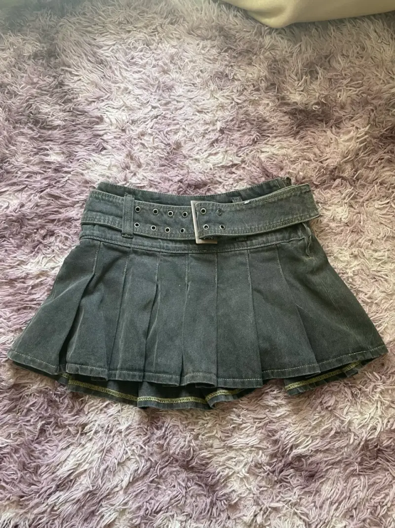 falda de mezclilla gris aesthetic
