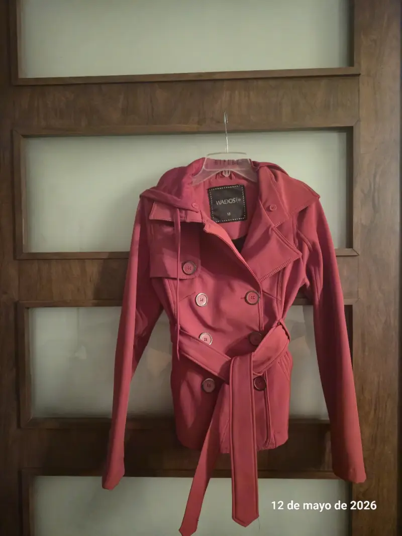 Chaqueta roja con cinturón - 2