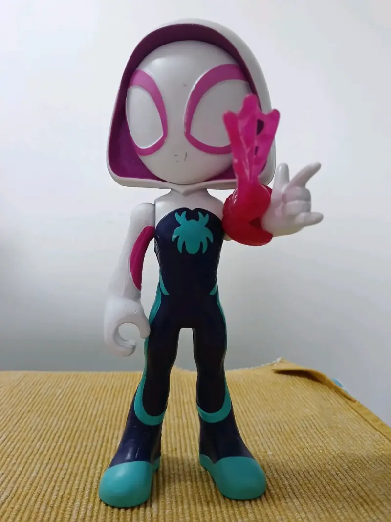Figura de acción Spider-Gwen - 1