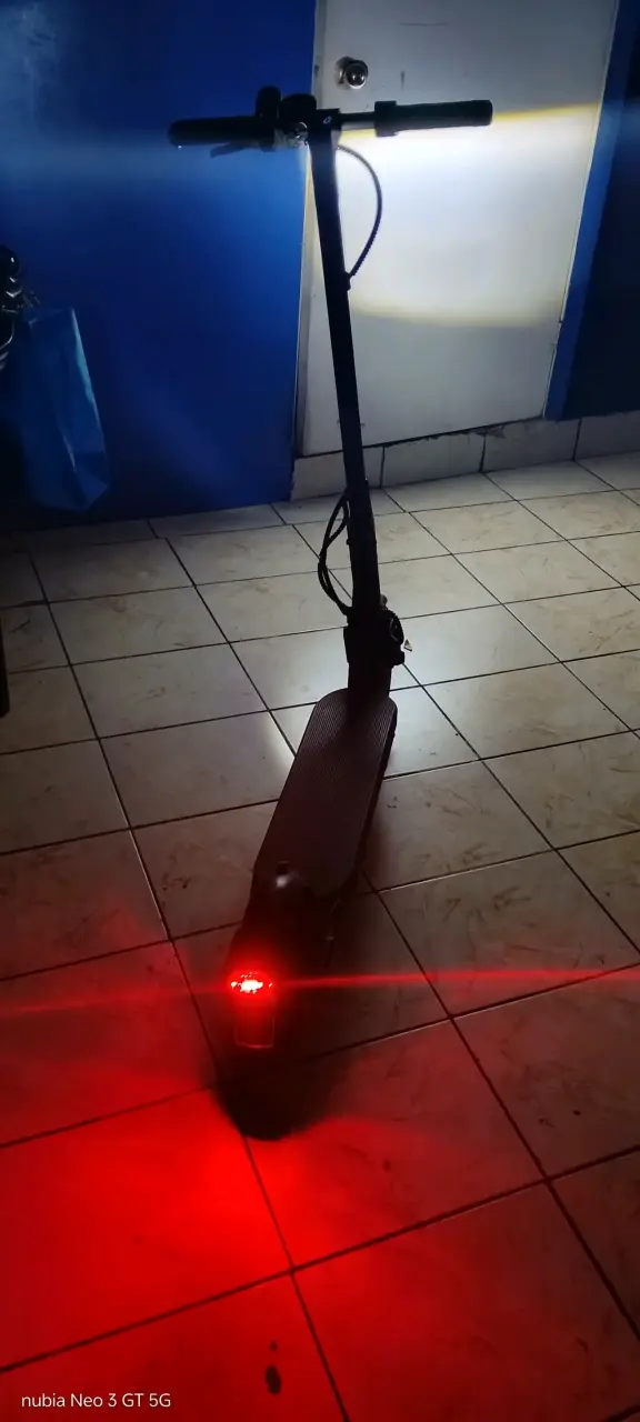 Scooter eléctrico en buen estado - 3