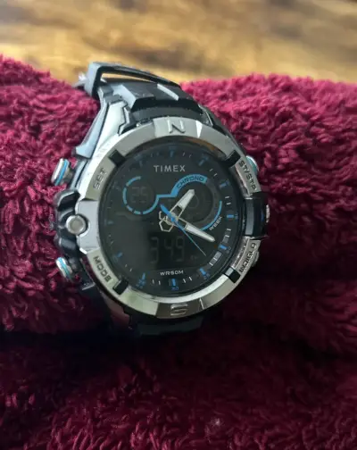 Reloj deportivo Timex negro - miniatura 1