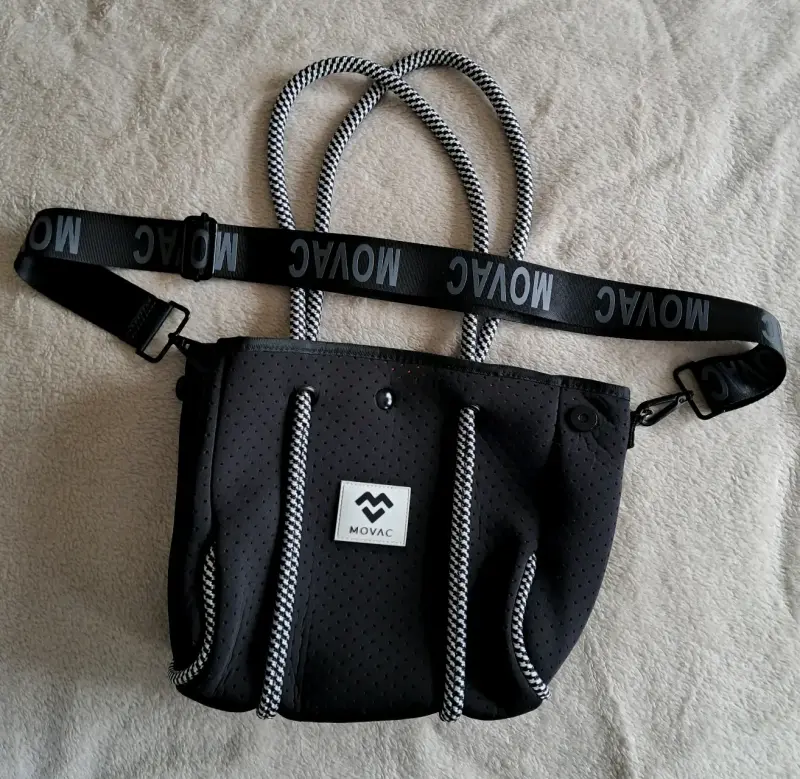 Bolso negro Movac con asas - 1