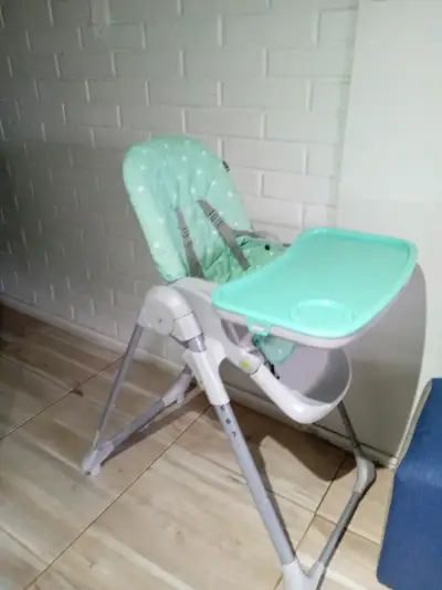 Silla alta para bebé - miniatura 1