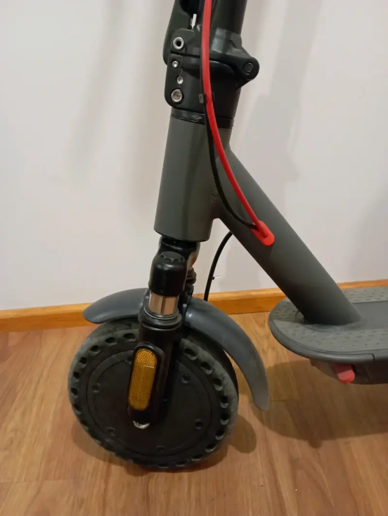 Scooter eléctrico plegable gris - 1