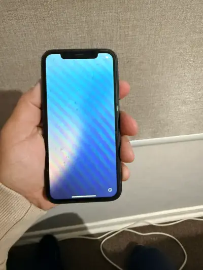iPhone11 64GB,  con carcasa protectora - miniatura 3