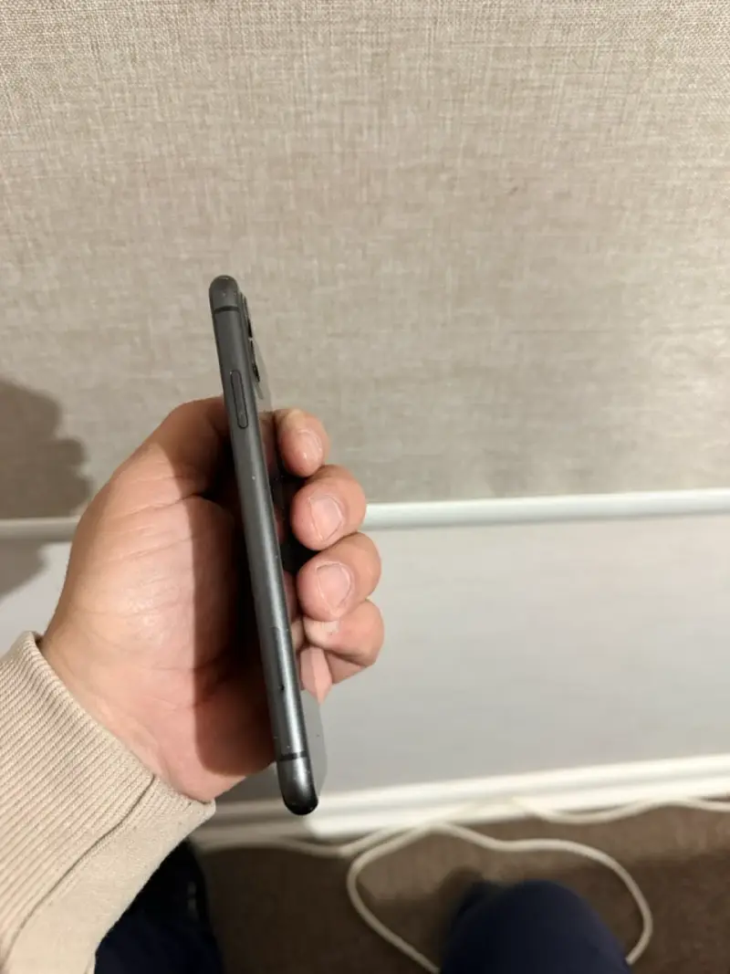 iPhone11 64GB, con carcasa protectora - 4