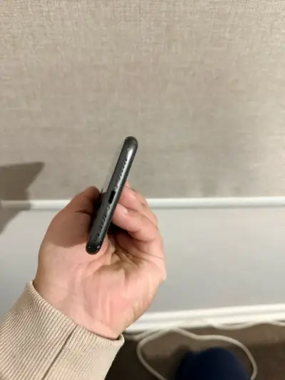 iPhone11 64GB,  con carcasa protectora - miniatura 6