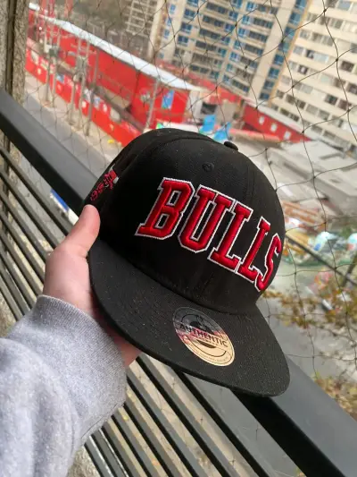 Gorra negra Bulls - miniatura 1