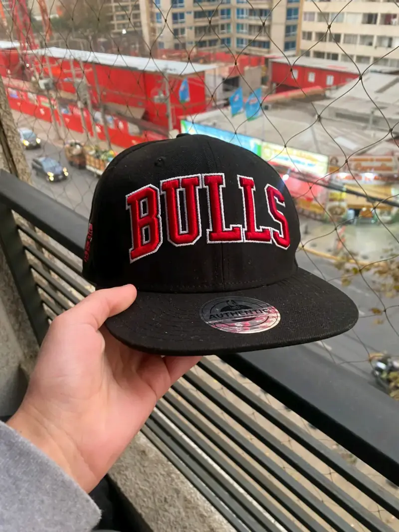 Gorra negra Bulls - 2