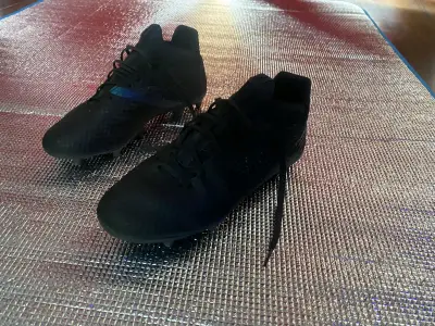 Zapatillas de fútbol negras - miniatura 1