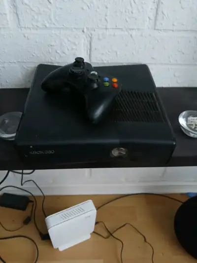 Consola Xbox 360 con control + juegos - miniatura 3