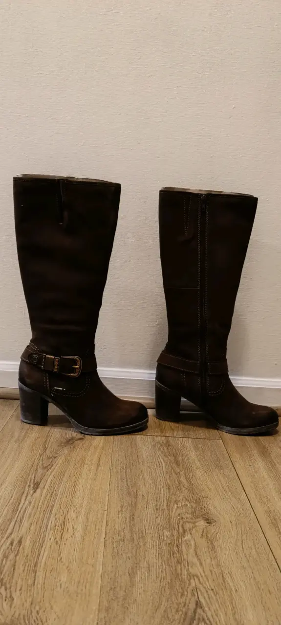 Botas altas marrones con tacón - 1