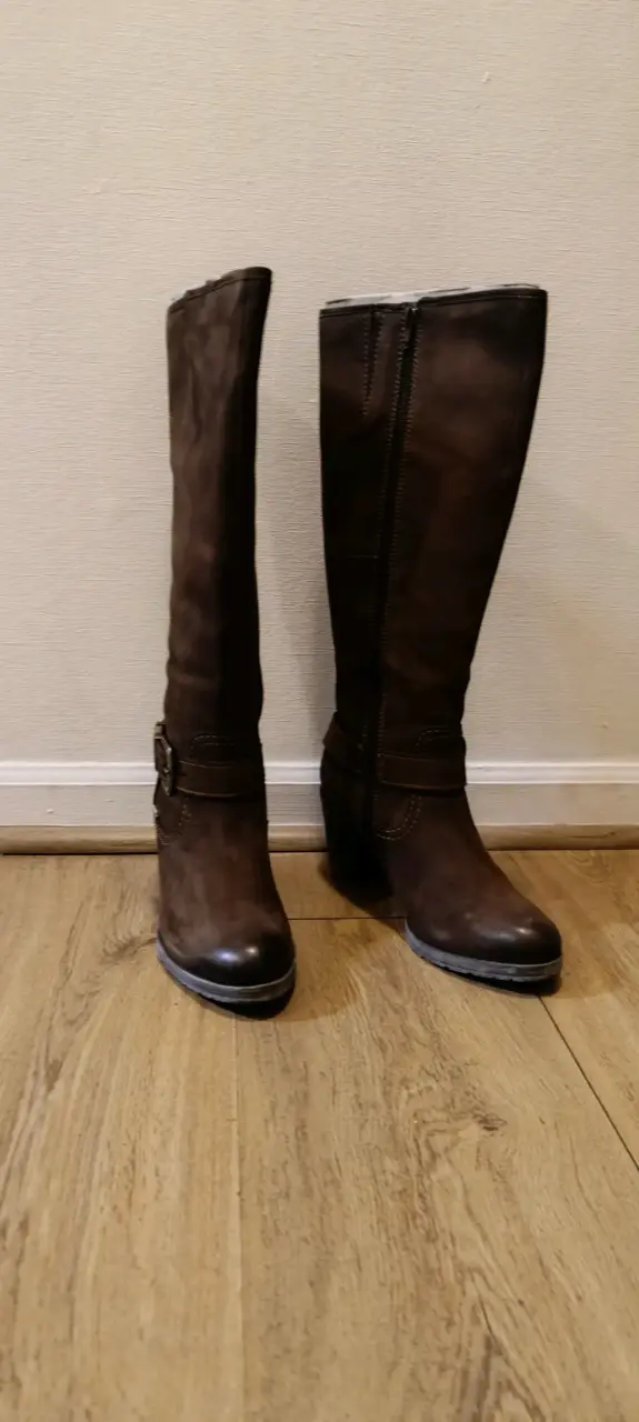 Botas altas marrones con tacón - 2