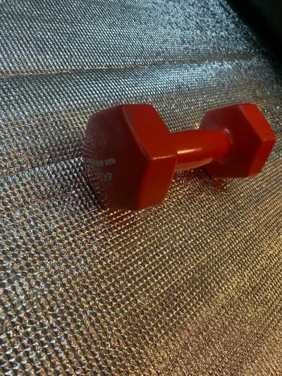 Mancuerna roja 4 kg - miniatura 4