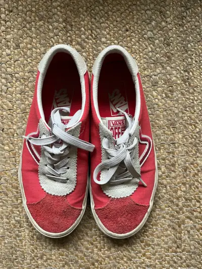 Zapatillas Vans rojas usadas - miniatura 1