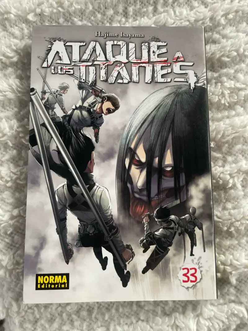 Manga Ataque a los Titanes volumen 33