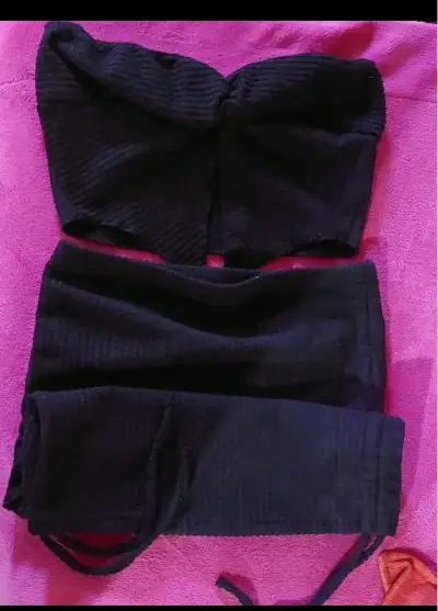 Conjunto top y falda negra - miniatura 1