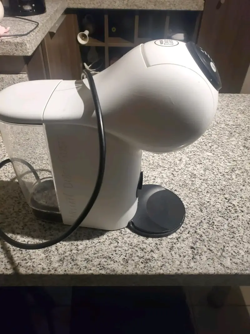 Cafetera Nescafé Dolce Gusto blanca - 2
