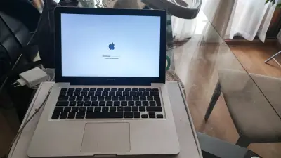 Laptop MacBook Pro - miniatura 1