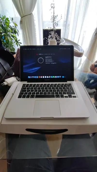 Laptop MacBook Pro - miniatura 2