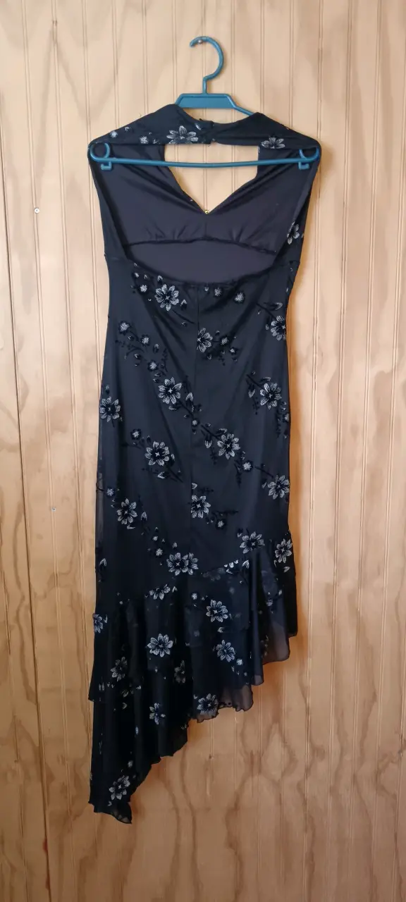 Vestido negro con estampado floral - 2