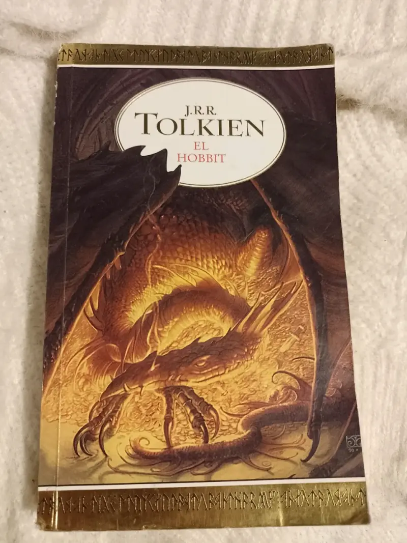 Libro El Hobbit de J.R.R. Tolkien - 1