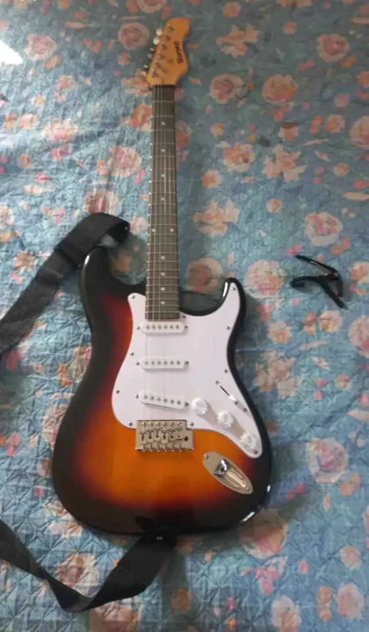 Guitarra eléctrica Scorpion + amplificador - 2