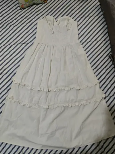 Vestido blanco con tirantes - miniatura 2