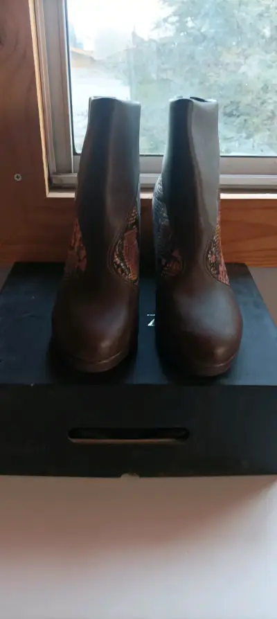 Botines cuero con diseño serpiente - miniatura 1