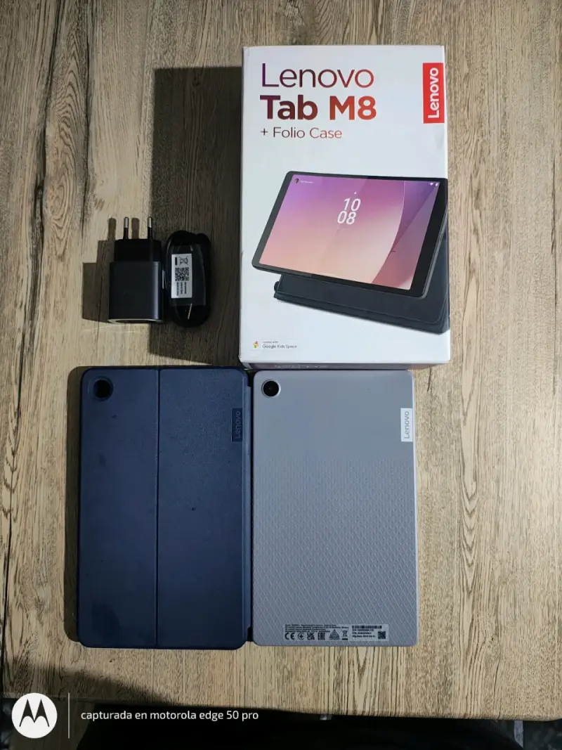 Tablet Lenovo Tab M8 con funda - 4