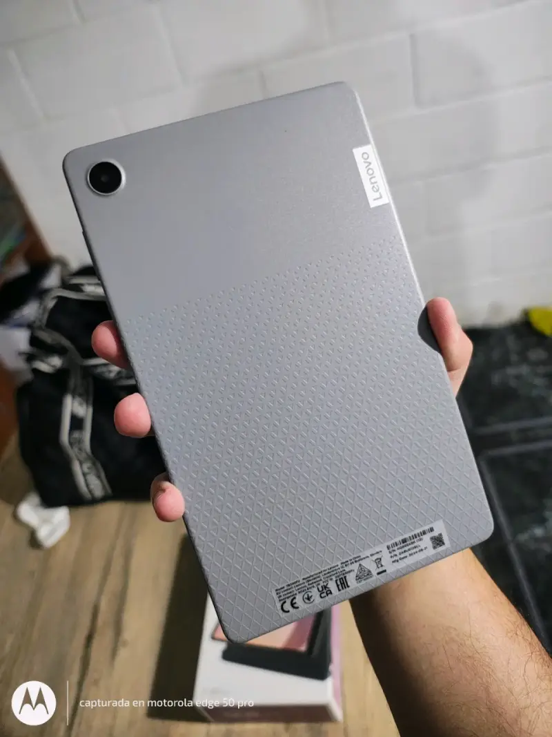 Tablet Lenovo Tab M8 con funda - 5