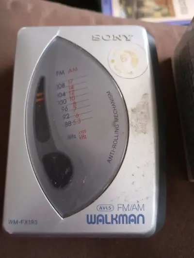 Walkman Sony FM/AM vintage - miniatura 1