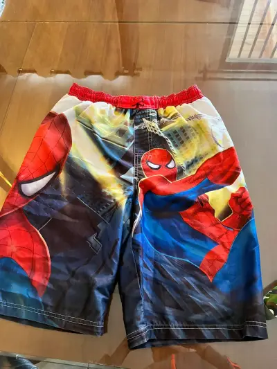 Short  Spider-Man - miniatura 1