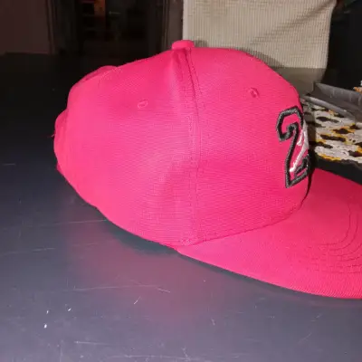 Gorra roja con logo Jordan con 23 - miniatura 4