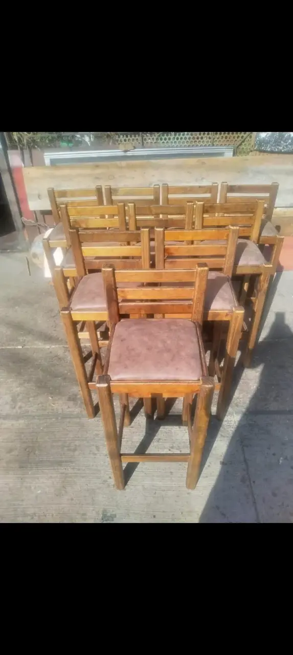 Taburete con repaldo - 1