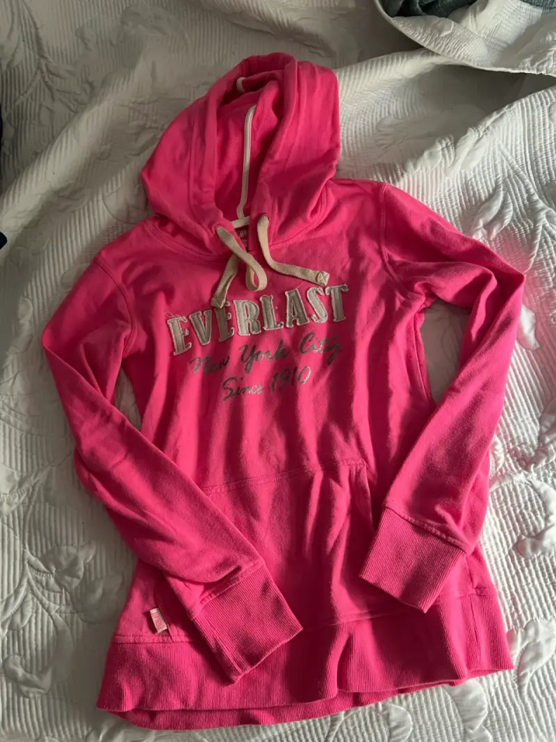 Polerón rosa Everlast con capucha