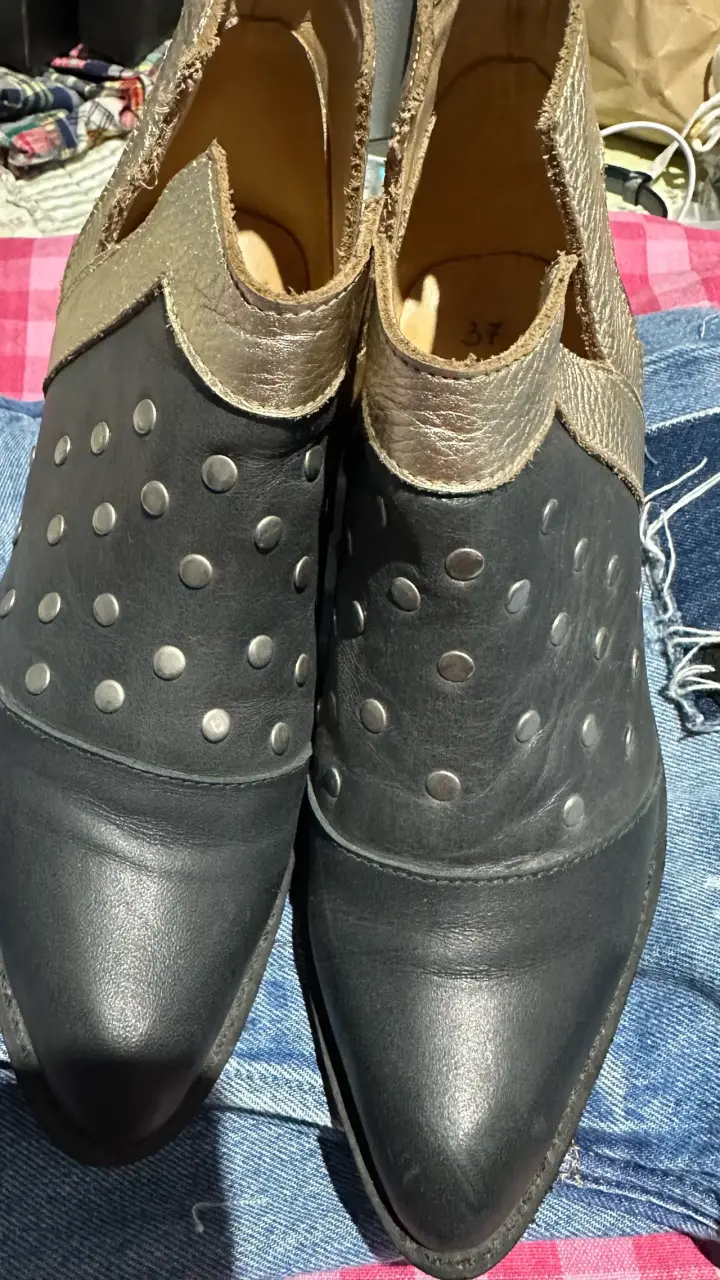 Botines de cuero con tachas - 3
