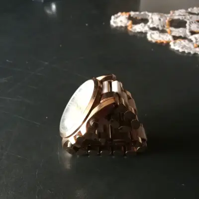 Reloj Geneva dorado y blanco - miniatura 2