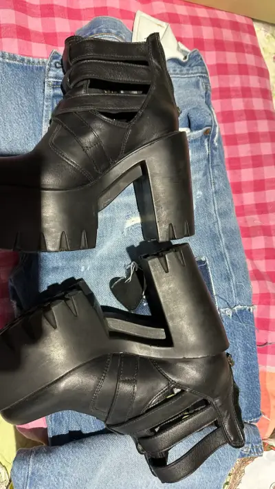 Botines negros de cuero - miniatura 2