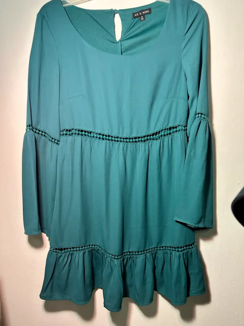 Vestido verde con encaje - 1