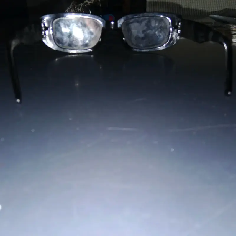 Lentes de sol negros usados - 3