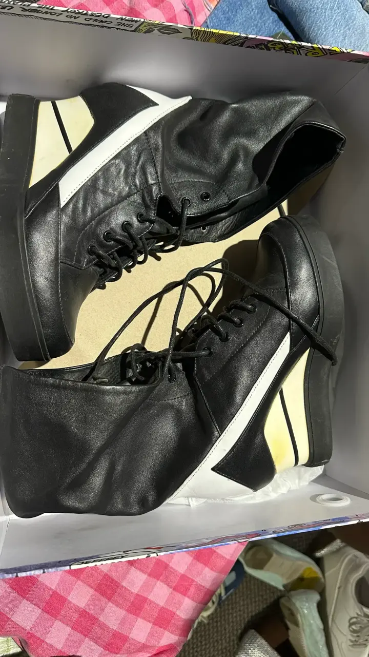 Botas negras con plataforma - 2