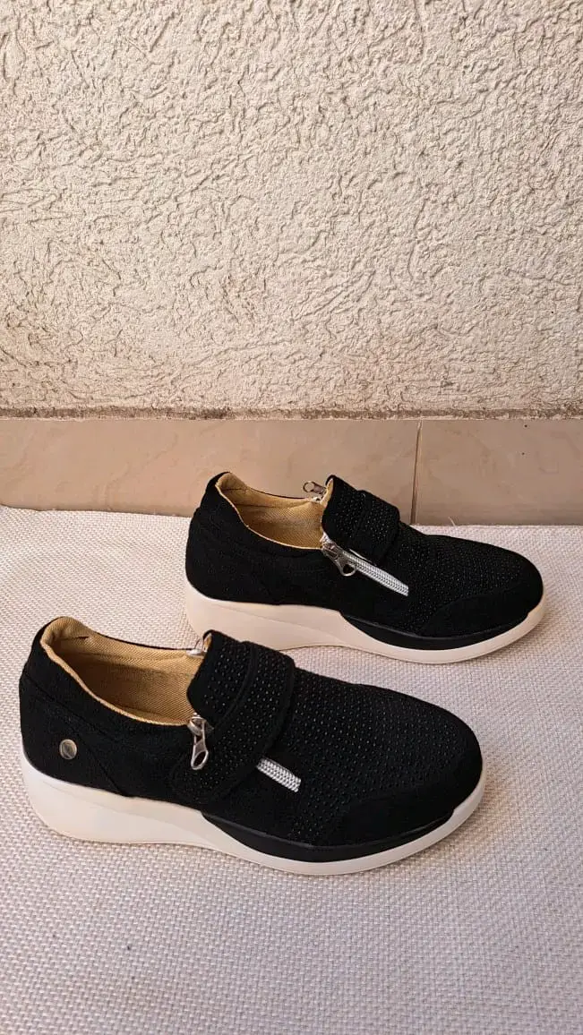 Zapatillas negras con cierre - 3