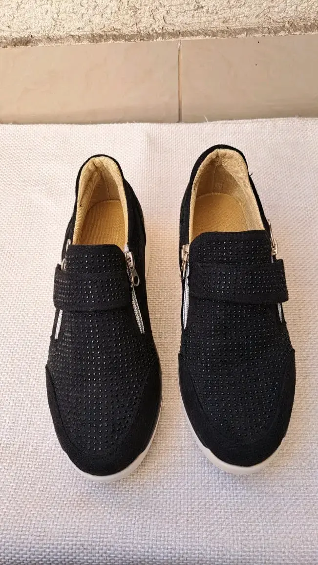 Zapatillas negras con cierre - 6