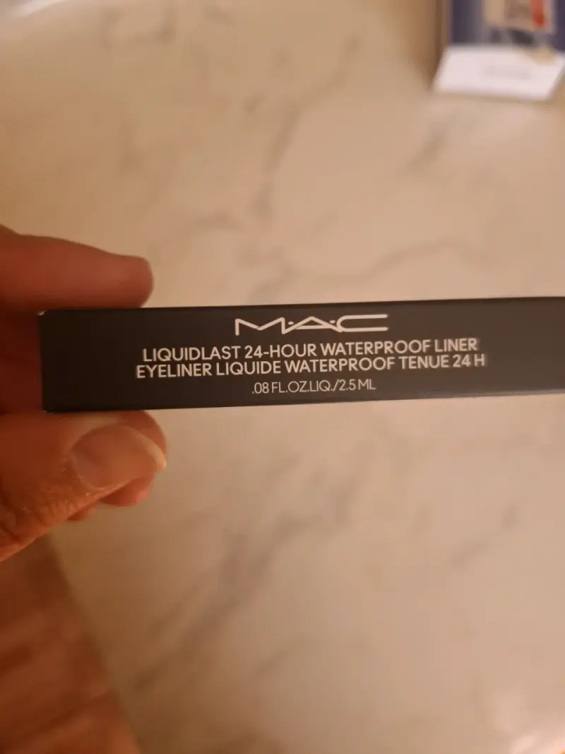 Delineador MAC Waterproof 24H - 1