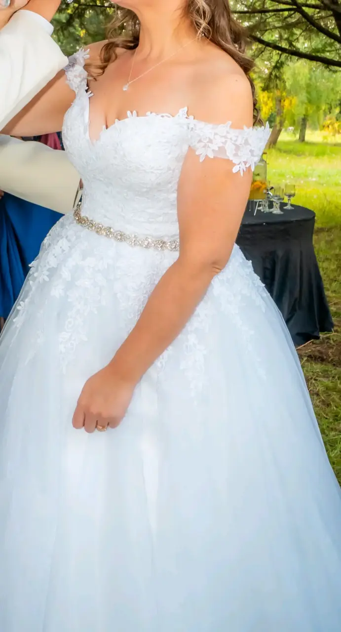 Vestido de novia blanco con encaje - 2