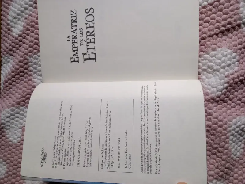 Libro 'La Emperatriz de los Etéreos' - 3