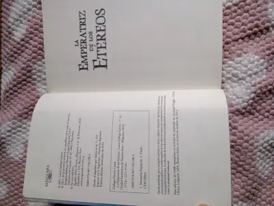 Libro 'La Emperatriz de los Etéreos' - miniatura 3