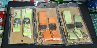 Lanyards coloridos con diseño - miniatura 1