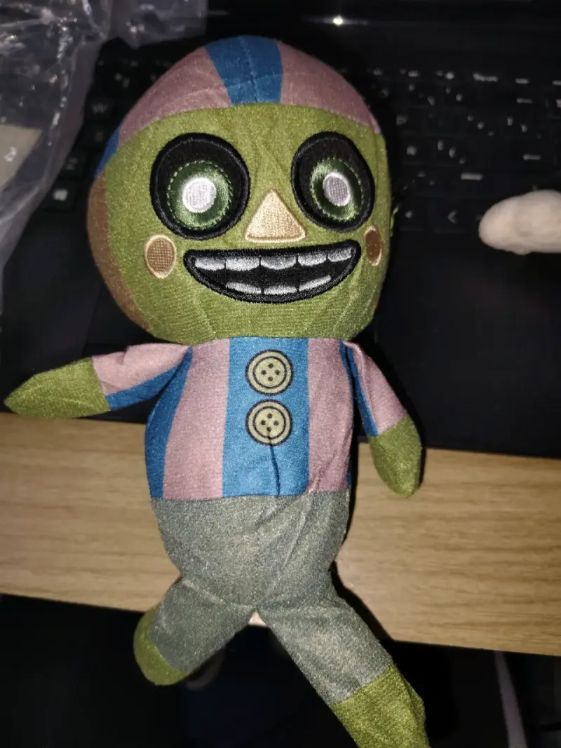 Muñeco de peluche colorido
